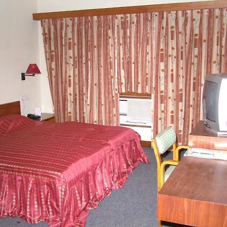Vip'S Club Hotell Rāipur Exteriör bild