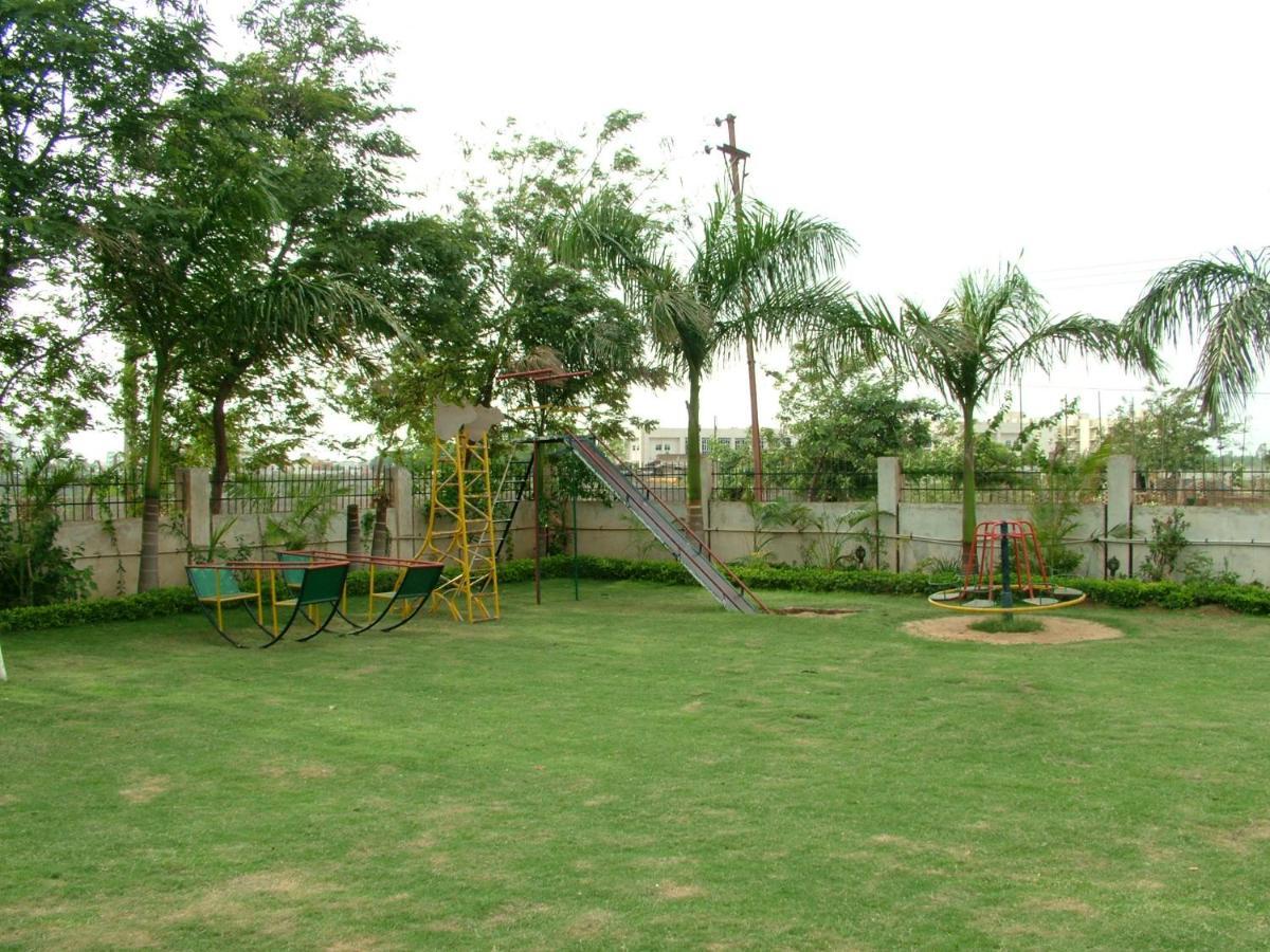 Vip'S Club Hotell Rāipur Exteriör bild